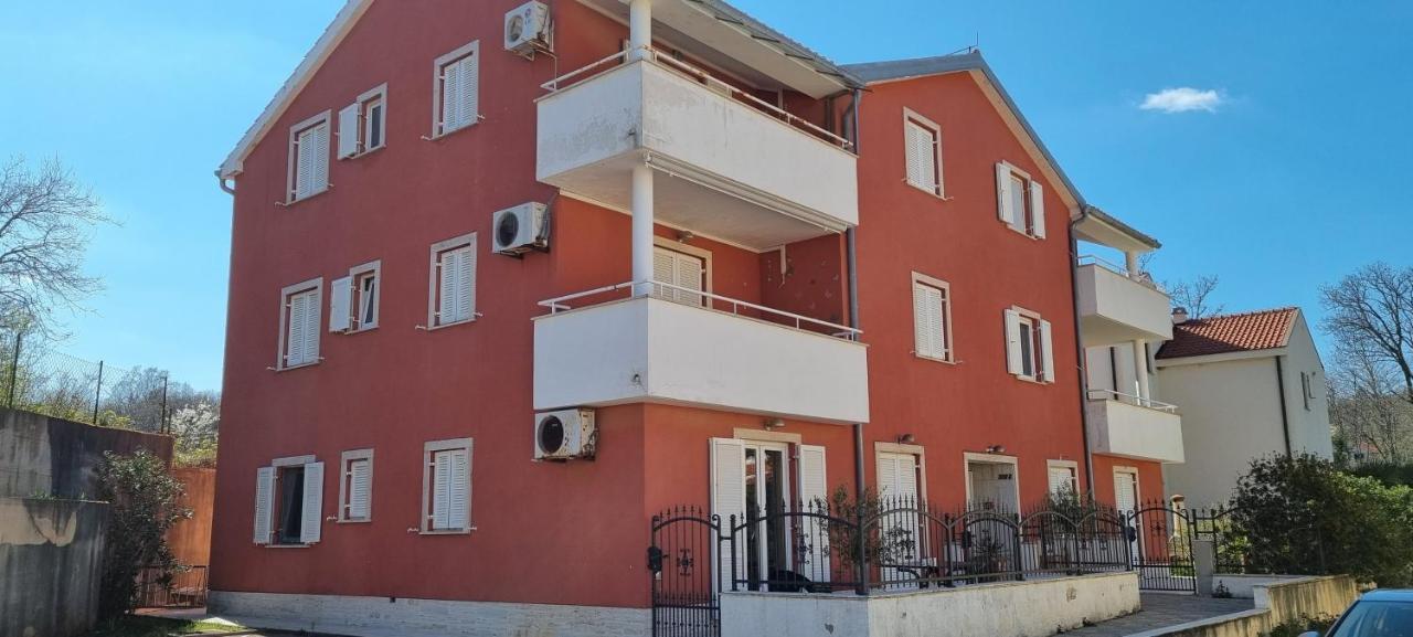 Apartman Odin Cizici Exterior photo